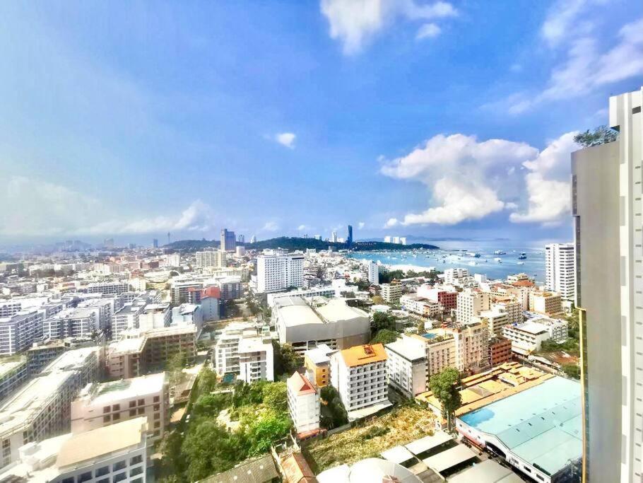 Base Central Pattaya Long Balcony King-Bed With Infinity Pool & Free Netflix! Zewnętrze zdjęcie