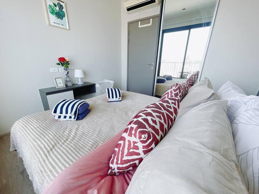 Base Central Pattaya Long Balcony King-Bed With Infinity Pool & Free Netflix! Zewnętrze zdjęcie