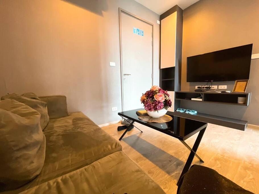 Base Central Pattaya Long Balcony King-Bed With Infinity Pool & Free Netflix! Zewnętrze zdjęcie