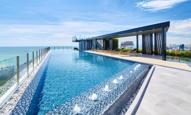 Base Central Pattaya Long Balcony King-Bed With Infinity Pool & Free Netflix! Zewnętrze zdjęcie