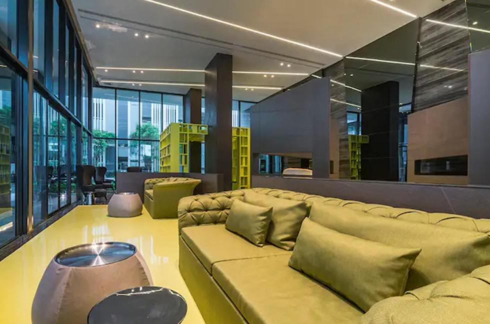 Base Central Pattaya Long Balcony King-Bed With Infinity Pool & Free Netflix! Zewnętrze zdjęcie