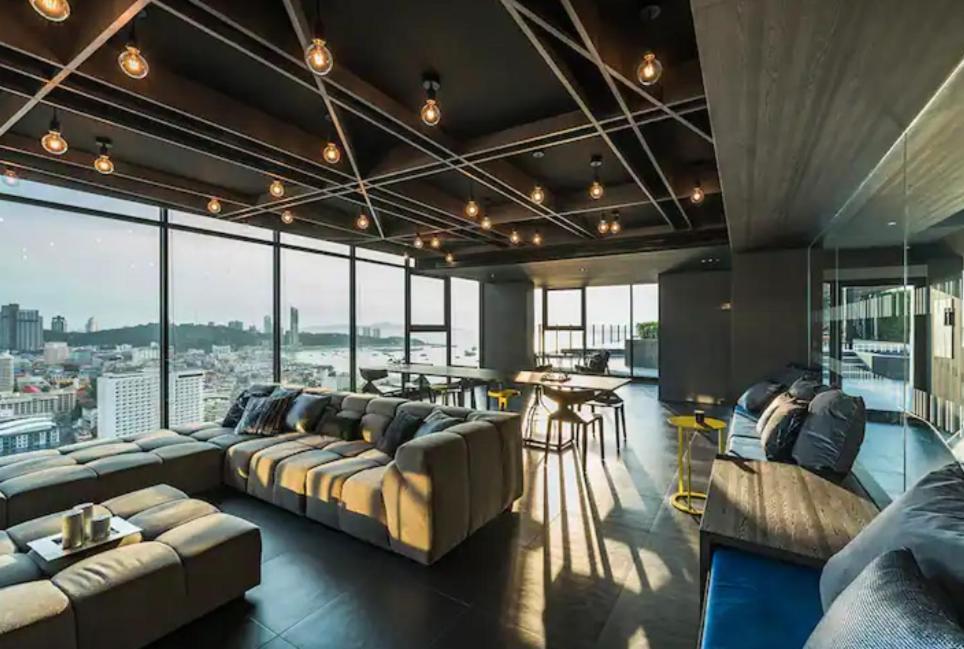 Base Central Pattaya Long Balcony King-Bed With Infinity Pool & Free Netflix! Zewnętrze zdjęcie